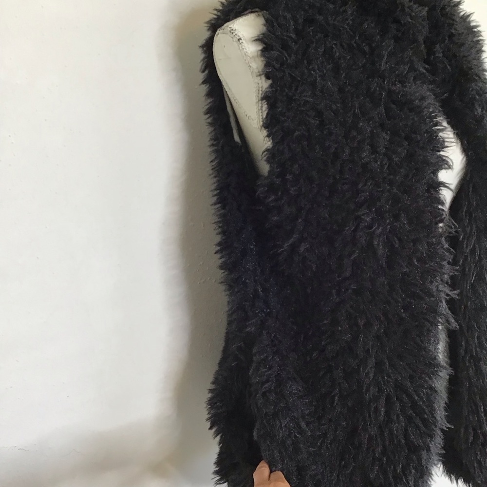 P.J. Salvage Women Classy Elegant Black Fuzzy Faux Fur Sleeveless Vest Jacket M - Picture 3 of 12